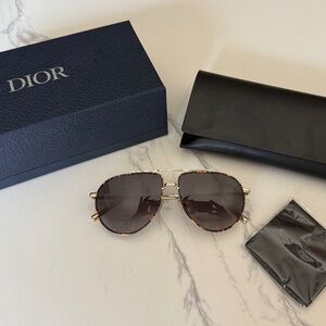NEW Christian Dior black suit sunglasses